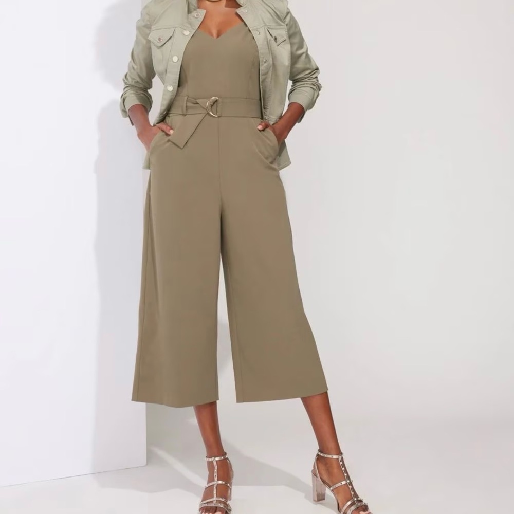 WHBM Crepe Sleeveless Jumpsuit